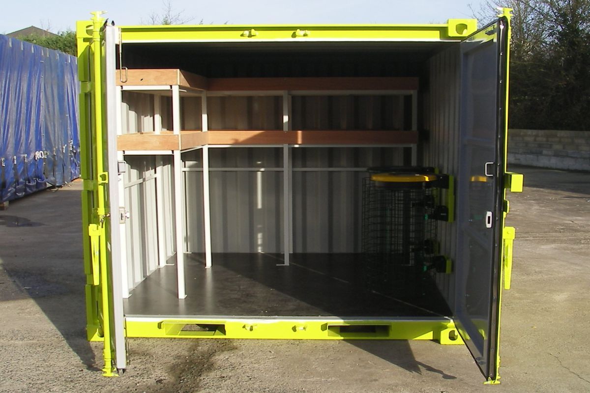 intérieur container de stockage aménagé